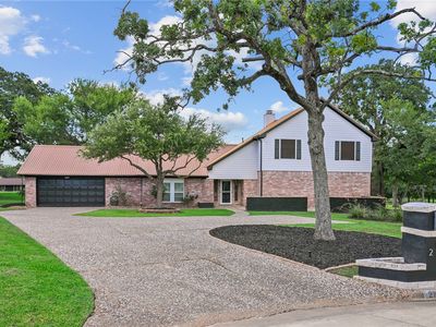 2711 Pinehurst Cir