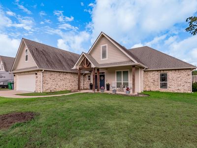 220 Rustic Pines Dr