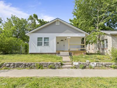 905 W A St
