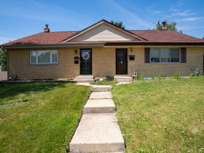 Property at 9406 N Oak Ave, Des Plaines, IL