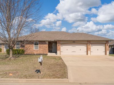 2137 E Milton Street