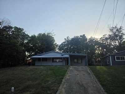 1011 Park Dr
