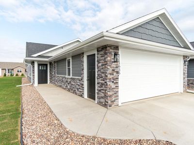 1635 Red Clover STREET