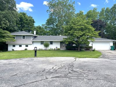 556 N Villa Dr