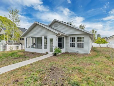 1906 E Juniper Dr