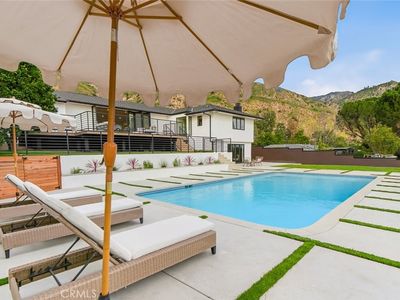 1764 E Loma Alta Dr