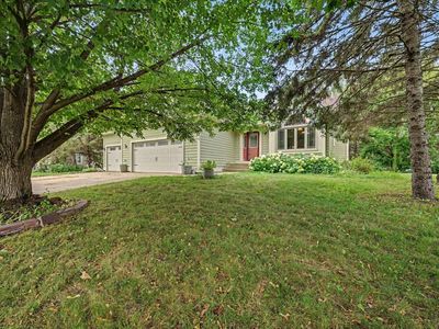 240 Woodridge Ln