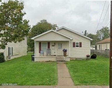 1131 Charles St