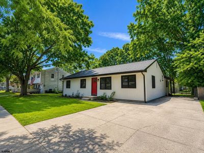 Property at 10 Franklin Dr, Somers Point, NJ