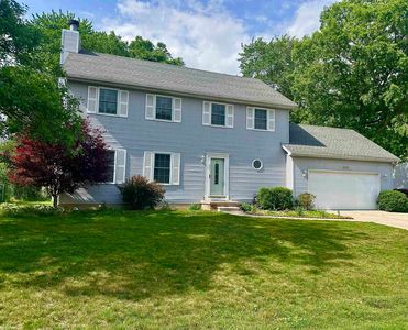 400 Hemlock Ln