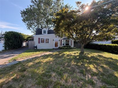 25 Monterey Place
