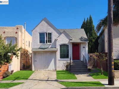 955 Jackson St