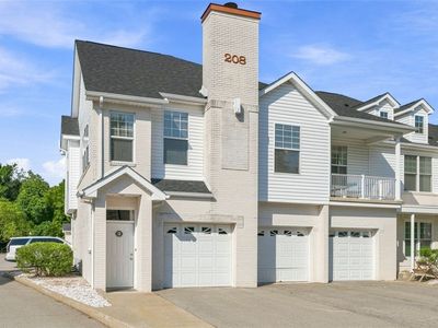208 Adams Pointe Blvd Unit 2