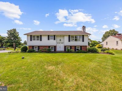 109 Roberts Ave
