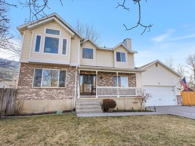 11 W Cave Hollow Cir