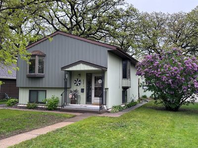 606 4th Ave NE