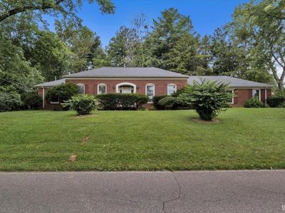 1600 Hawthorne Dr