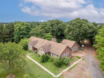 101 Chestnut Ln