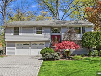 Property at 27 Pennsylvania Ave, Montvale, NJ