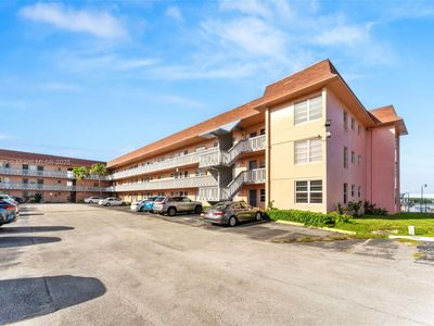 18555 NE 14th Ave APT 613