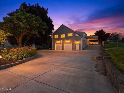 4305 Marylin Dr