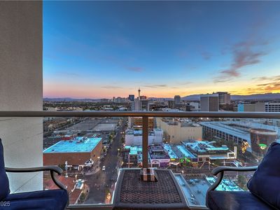 150 Las Vegas Blvd Unit 1912