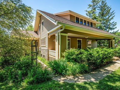 202 Bella St