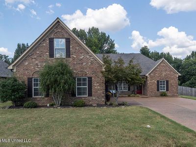 664 Robertson Way
