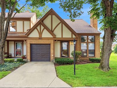 Property at 2821 Ashton Ct, Westchester, IL