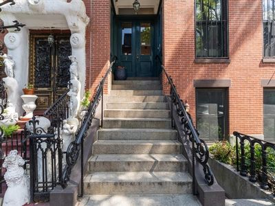 7 Dwight St APT 3