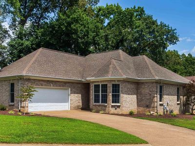 2530 Beaumont Dr