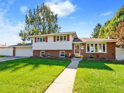 8301 Narragansett Ave