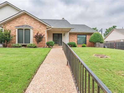 536 Lakeside Ct