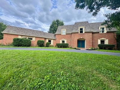 972 Edgewater Dr