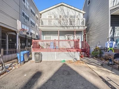 53 12Th Ave #2