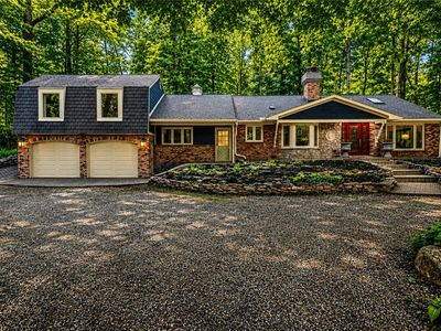 229 Colonial Ln