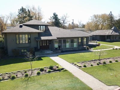 1300 Kilian Blvd SE