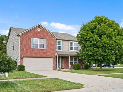 1124 E McClarnon Dr
