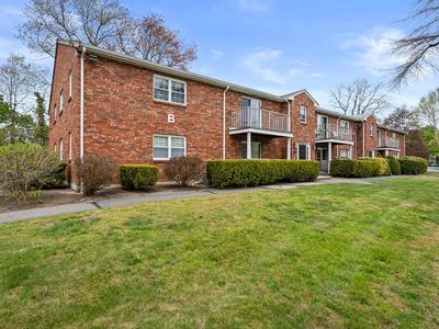 6 Kingswood Dr #11