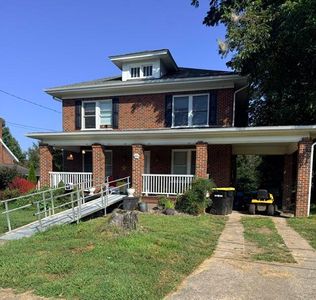 320 Diamond Ave