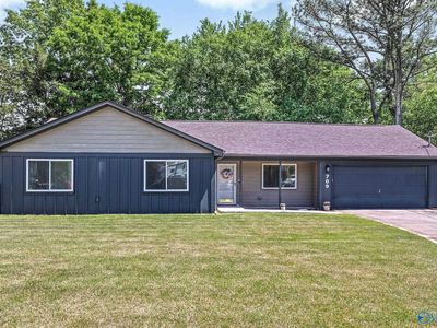 709 Royce Cir SE