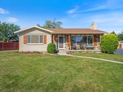 5572 S Avalon Dr