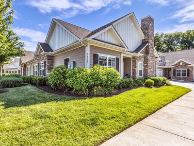 2252 Stonecenter Ln