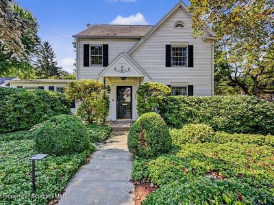 220 Holly Ln