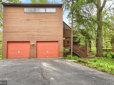 Property at 8 Pheasant Dr, Hershey, PA