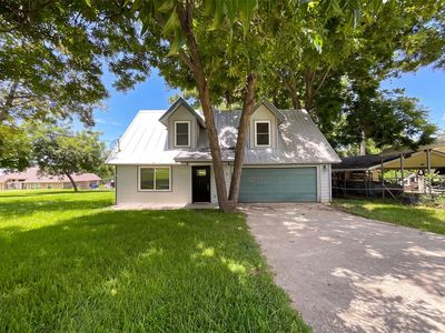 70 Rustling Oaks St