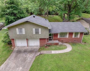 211 Moonmist Dr