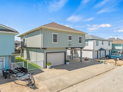911 Bonita St