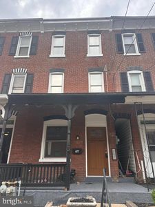 407 Walnut St