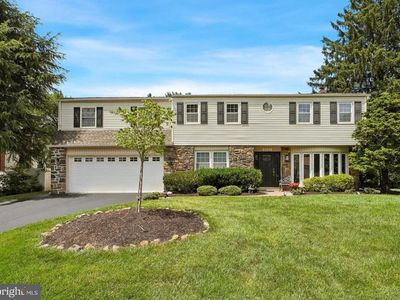 2027 Wisteria Ln